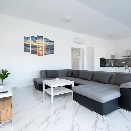 Apartament With A Parking Space - 23015