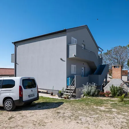 Apartament With A Parking Space - 23015 Zadar